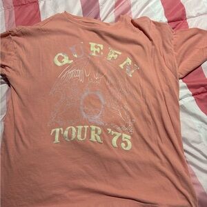 American Eagle Oversized Queen Tour '75  Graphic Tee